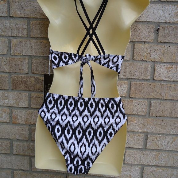 NWT. SIZE L. STYLISH swimwear bikini set. - Picture 7 of 15